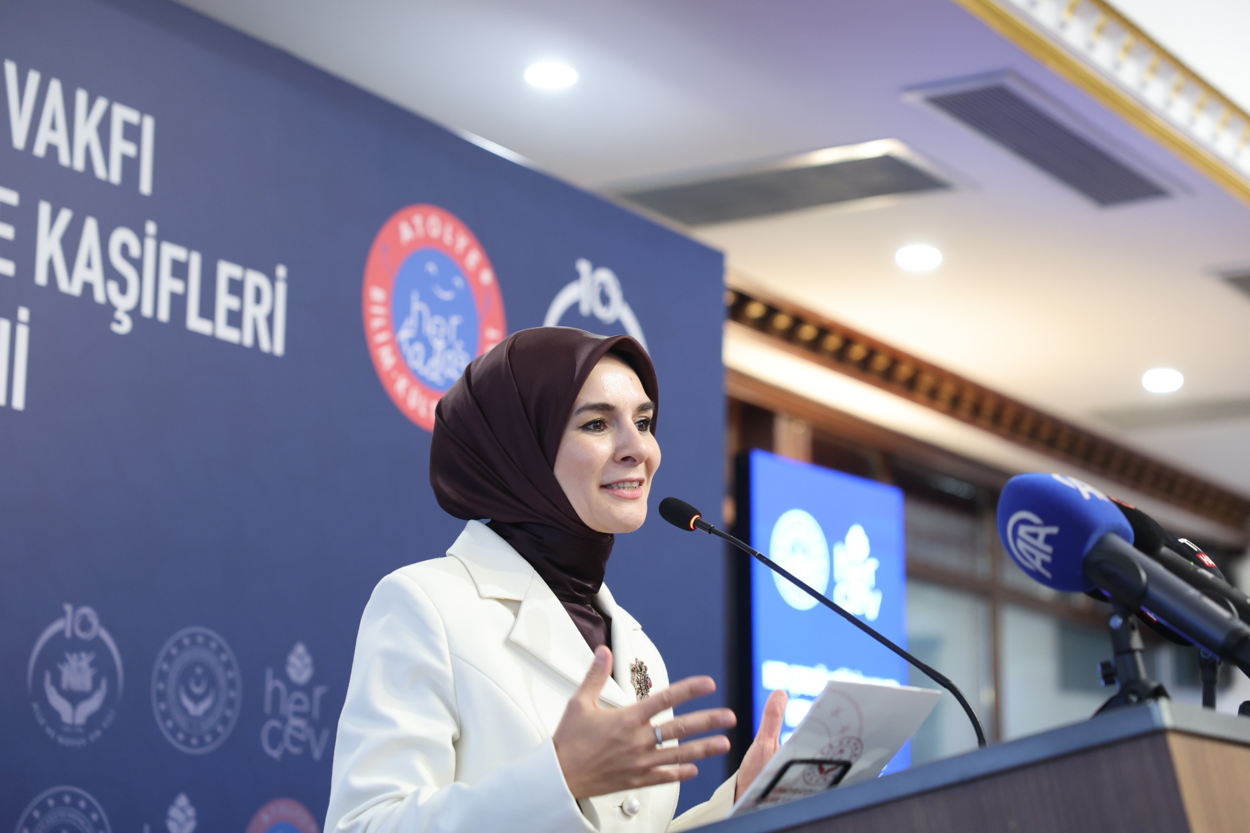 Bakanımız Göktaş, İstanbul'da Herkadaş Atölye ve Müze Kaşifleri Sertifika Töreni'nde konuştu