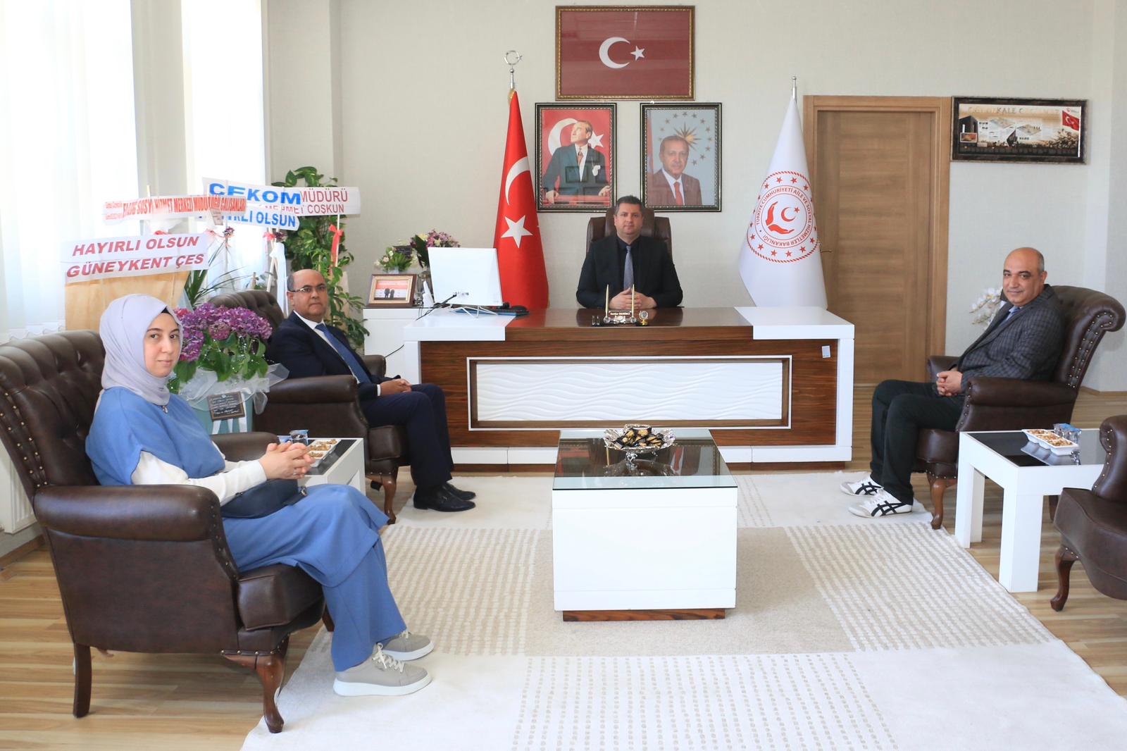 GAZİ HUZUREVİ YAŞLI BAKIM VE REHABİLİTASYON MERKEZİ MÜDÜRÜ VE KIYMETLİ ÇALIŞMA ARKADAŞLARIMIZDAN SERDAR DEMİRCİ'YE HAYIRLI OLSUN ZİYARETİ
