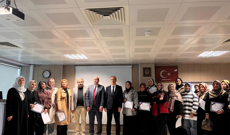 Modüler Aile Eğitim Programı'nın Yaygınlaştırılması Kapsamında İmam Hatip Okulları Velilerine Yönelik Eğitim Programı Tamamlandı