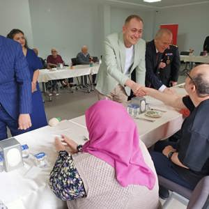 Bayram Sevinci Hep Birlikte Paylaşıldı - fotoğraf 2