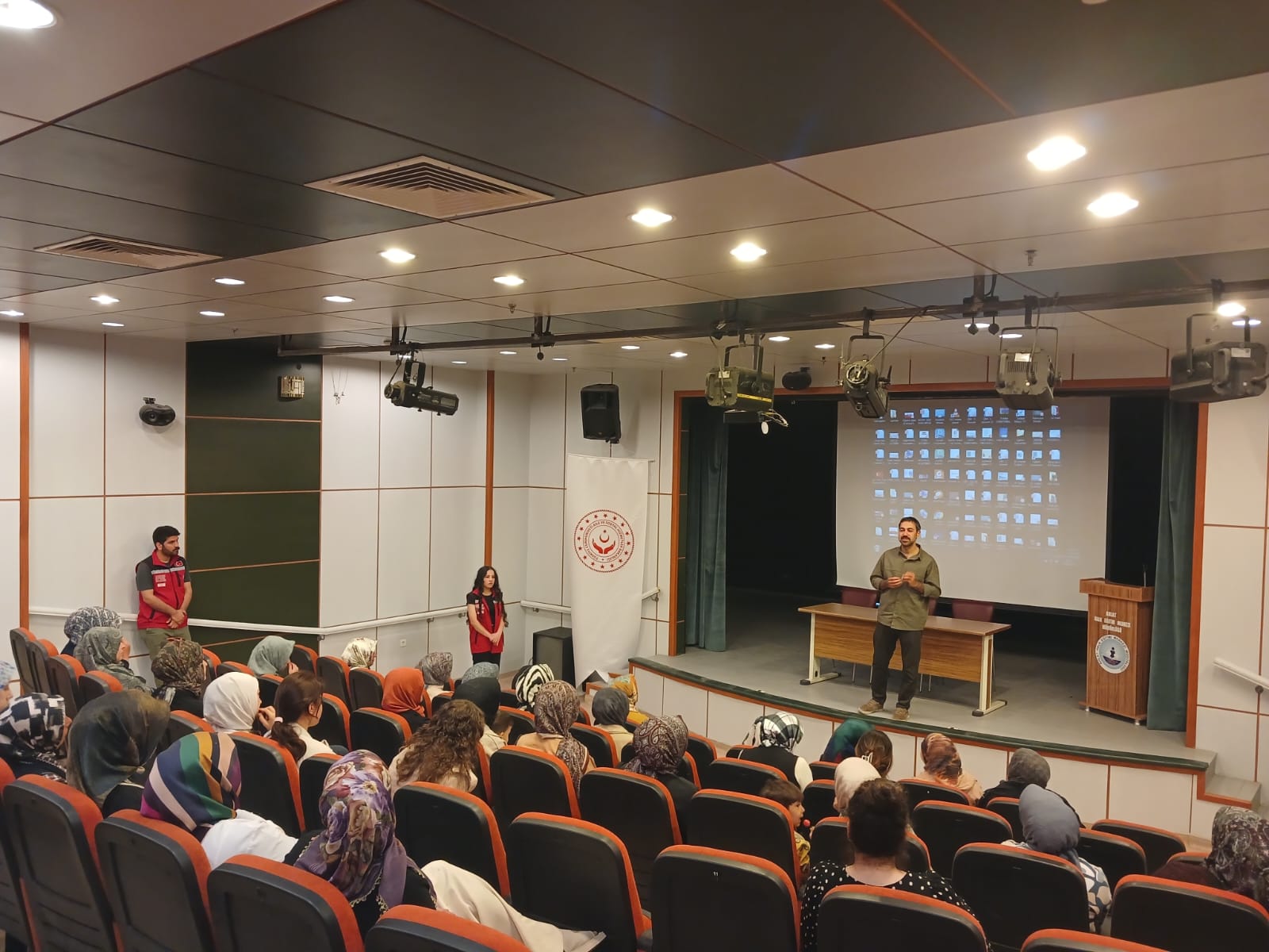 Ahlat Sosyal Hizmet Merkezi Müdürlüğümüzden Farkındalık Eğitimi