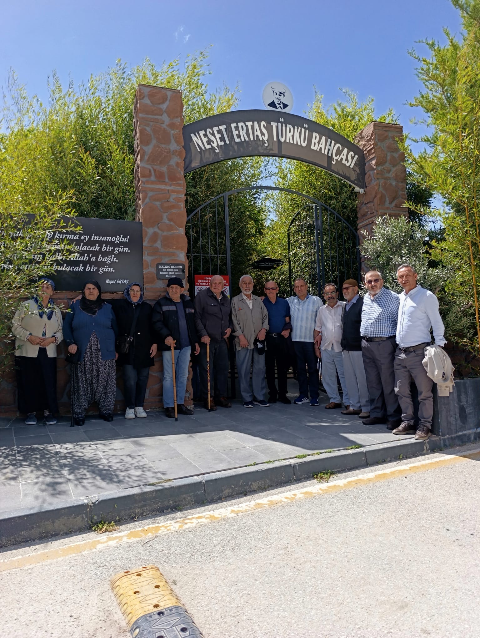 Kapadokya Huzurevi Sakinlerinden Neşet Ertaş Türkü Bahçesi’ne Anlamlı Ziyaret