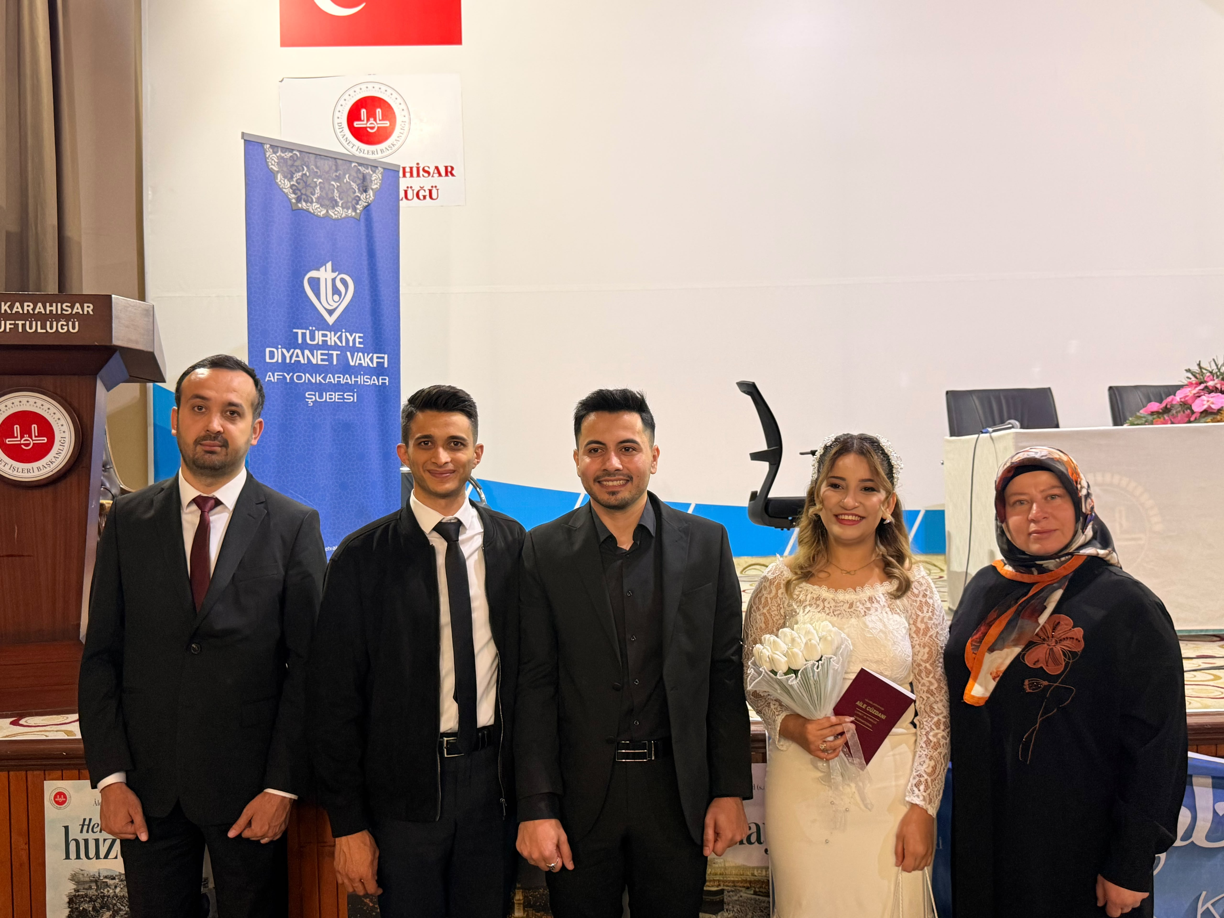 Şube Müdürümüz Kaan Kaymakçı ve Sosyal Çalışmacı Kürşad Bahçe, Gültekin Çifti'nin Mutluluğuna Ortak Oldular