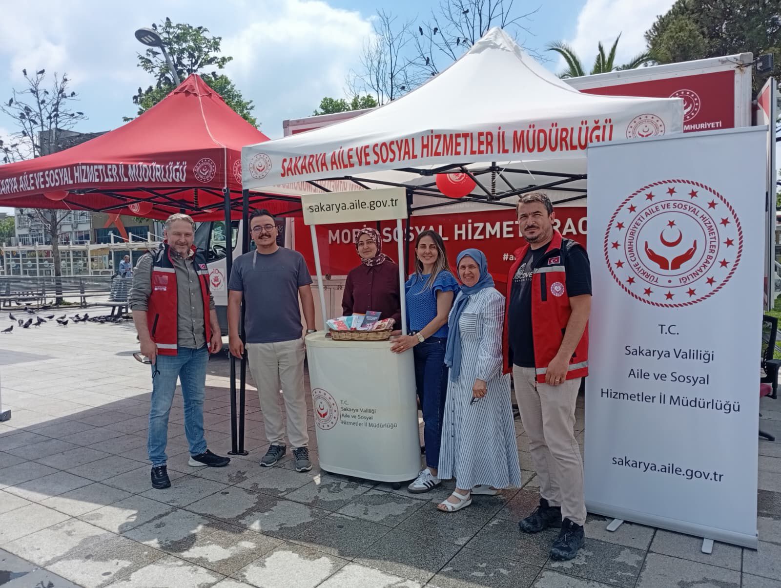  Mobil Sosyal Hizmet Aracımızla Adapazarı İlçesindeki Vatandaşlarımızın Yanındayız