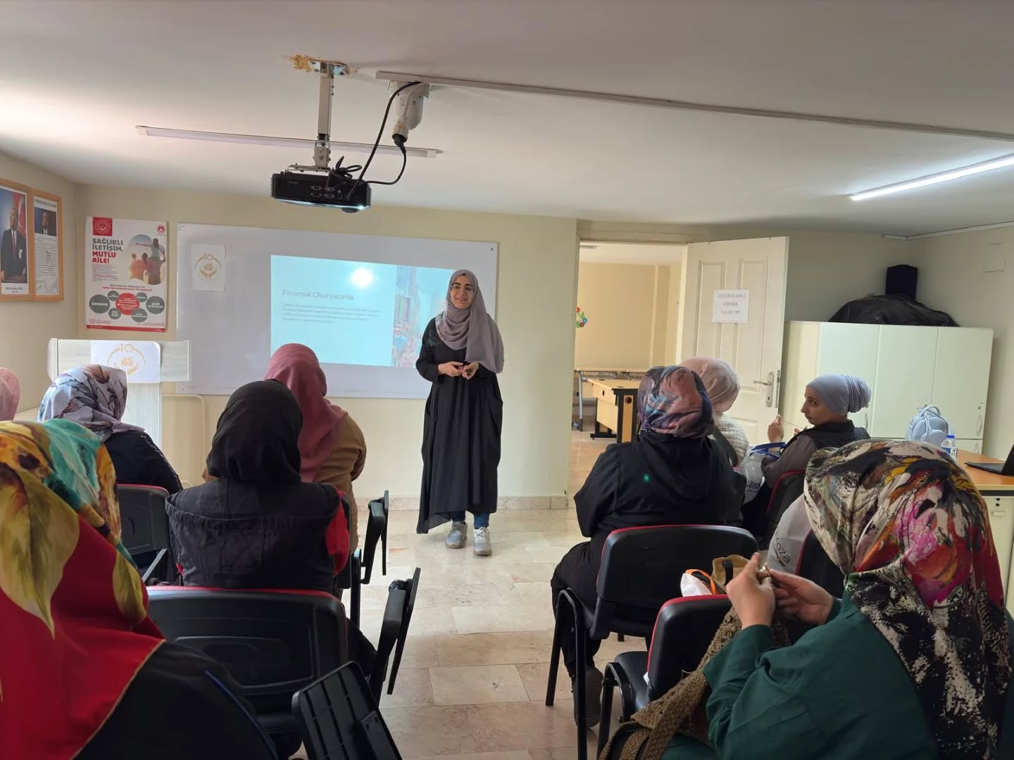 “Finansal Okuryazarlık, Aile Bütçesi ve Kaynak Yönetimi” Konulu Eğitim Programı Düzenlendi