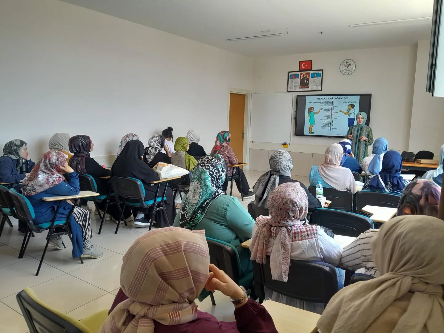 Aile İçi Şiddetle Mücadele, Aile Eğitimi ve İleşimi, İletişim Becerileri Konularında Eğitim Düzenlendi