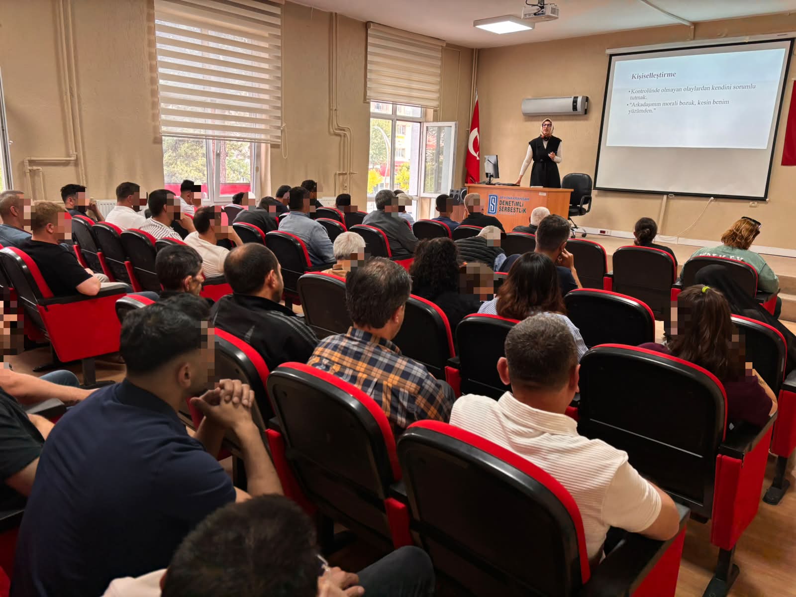 Denetimli Serbestlik Müdürlüğünde "Düşünce Tarzları" Konusunda Bilgilendirici Eğitim Düzenlendi.