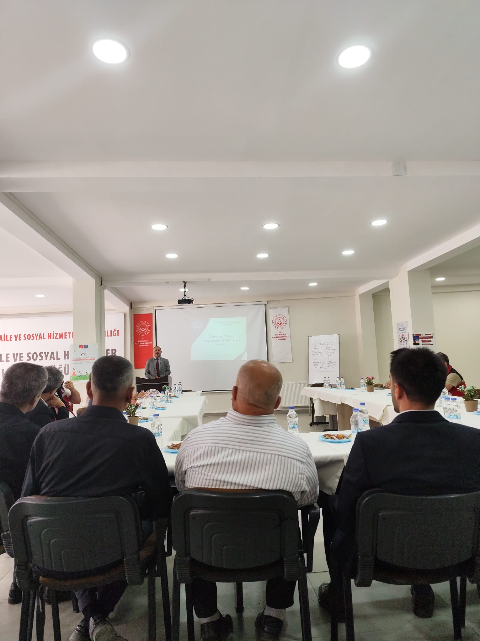 AİLE YILI KAPSAMINDA MUHTARLARLA İSTİŞARE TOPLANTISI GERÇEKLEŞTİRİLDİ