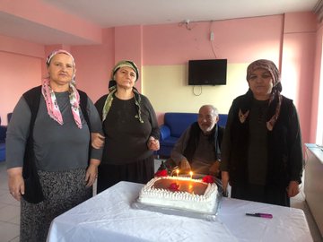 Bakım, Rehabilitasyon ve Aile Danışma Merkezimizde Doğum Günü Kutlaması.
