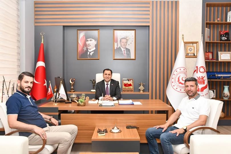 AK Parti Aydın İl Yönetim Kurulu Üyesi Sayın Engin Meriç ve Osmanlı Ocakları Aydın İl Başkanı Sayın Aykut Özsu, İl Müdürümüz İlkay Türkoğlu’nu Makamında Ziyareti