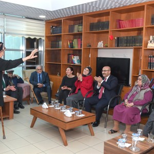 Valimiz Mahmut Demirtaş, Eşi Hanımefendi Beyhan Demirtaş ile Birlikte Huzurevi Sakinlerimizin Yeni Yıl Heyecanına Ortak Oldu - fotoğraf 3