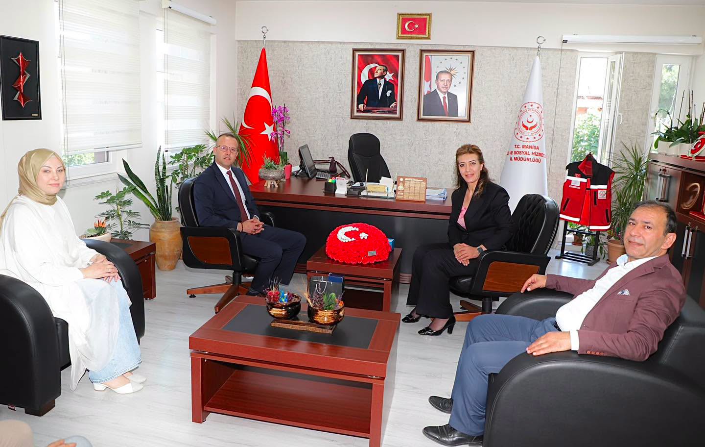 Öz Sağlık-İş Sendikası Yöneticileri İl Müdürümüzü Ziyaret Etti