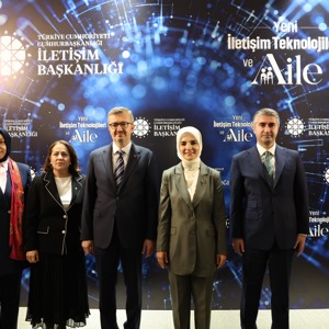 Bakanımız Göktaş, "Yeni İletişim Teknolojileri ve Aile Paneli"nin açılışında konuştu - fotoğraf 6