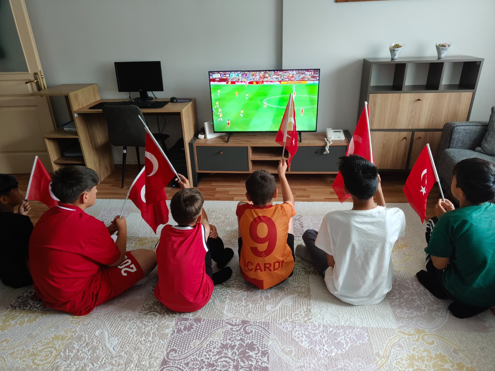 Kuruluşlarımızda Milli Maç Coşkusu Yaşandı.
