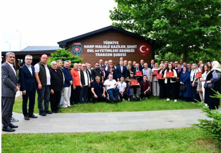 Kahraman Gazilerimiz Ve Aziz Şehitlerimizin Kıymetli Aileleriyle Bir Araya Gelindi.