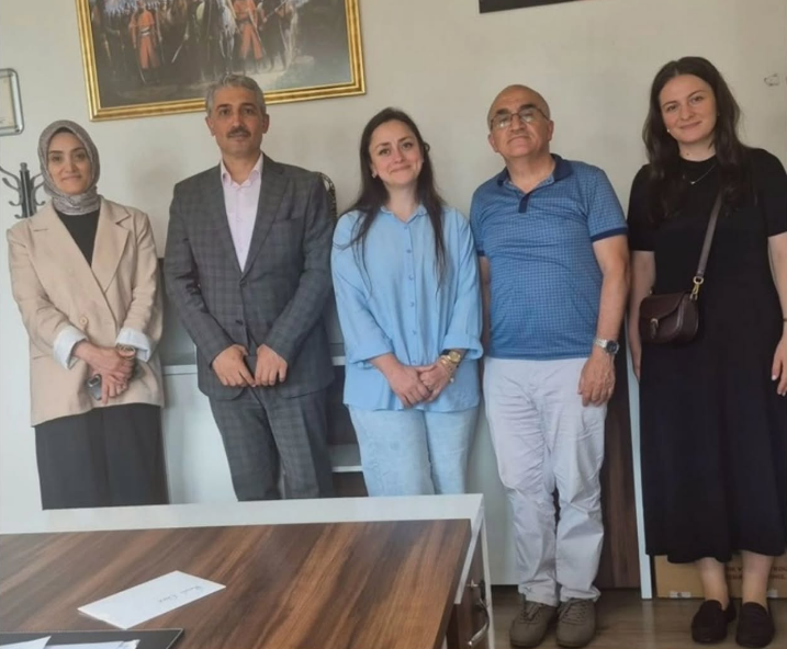 Tuğba Büşra Çavdar Görev Yaptığı Kurumda, Zübeyir Altıparmak İse Hanesinde Ziyaret Edildi.