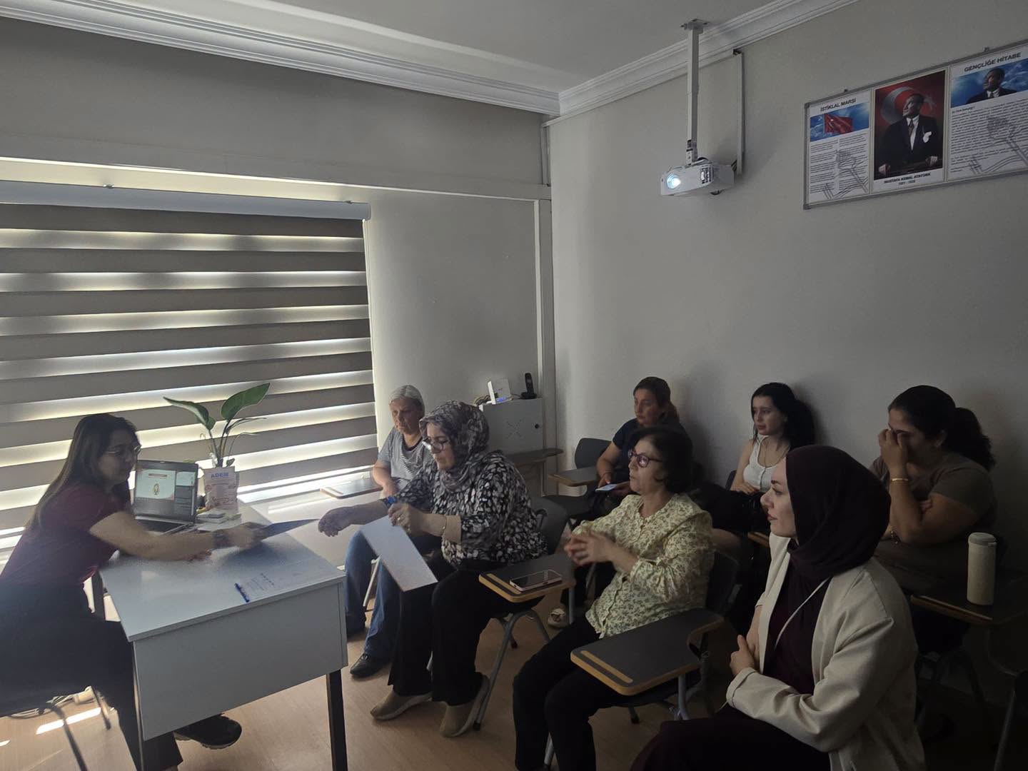 Salihli’de Kursiyerlere Finansal Okuryazarlık Eğitimi Verildi