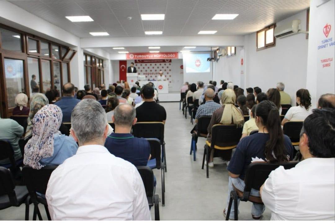 Çocuklarımız Şiir Okuma Yarışmasında Derece Elde Etti