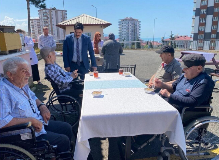 Trabzon Huzurevi Yaşlı Bakım Ve Rehabilitasyon Merkezinde Aşure Günü Vesilesiyle Anlamlı Bir Etkinlik Düzenlendi.