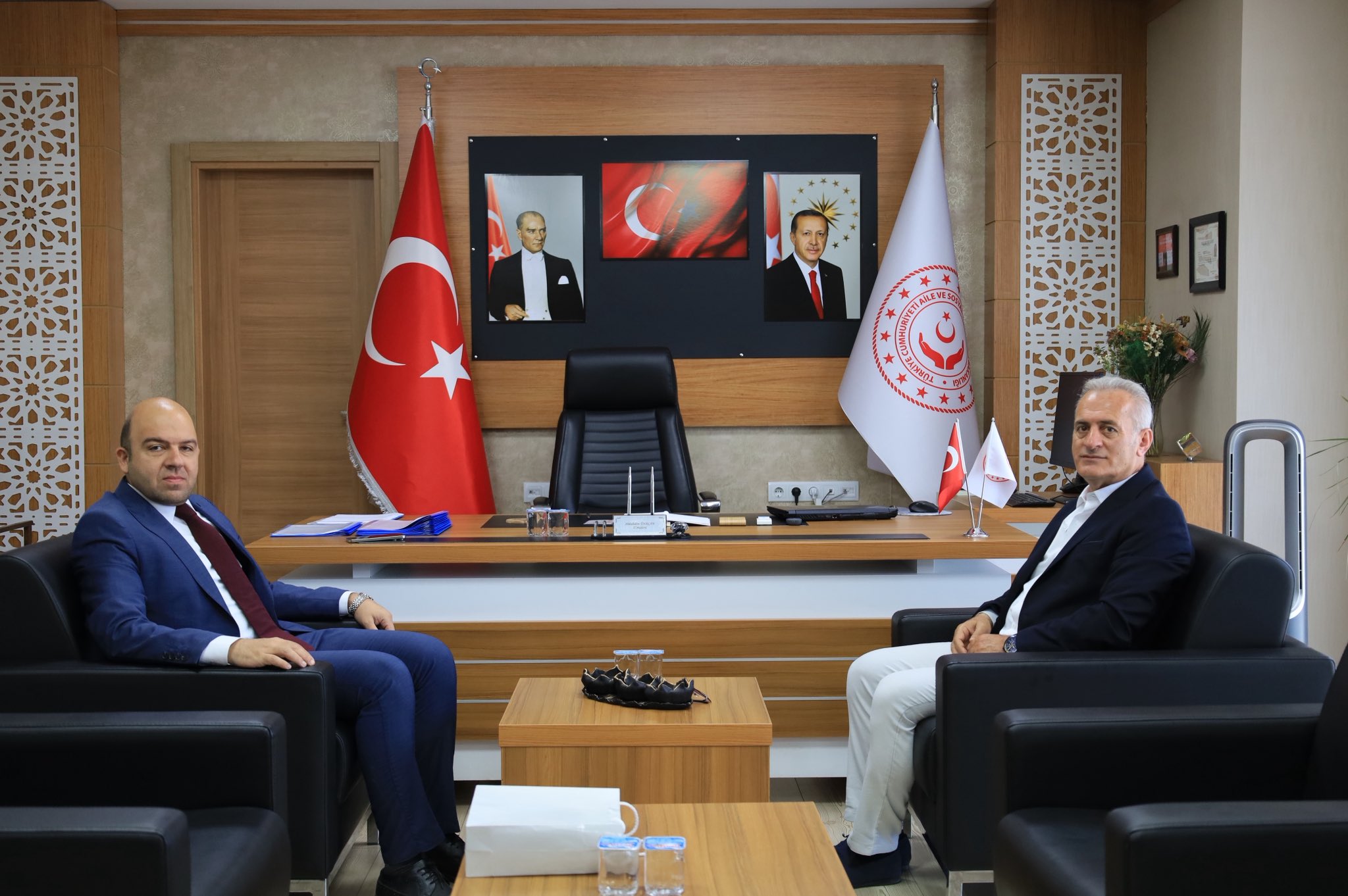 Erzincan Ticaret İl Müdürü Sayın Recai Palabıyık İl Müdürümüz Sayın Abdulhalim Ünalan’ı Makamında Ziyaret Etti.