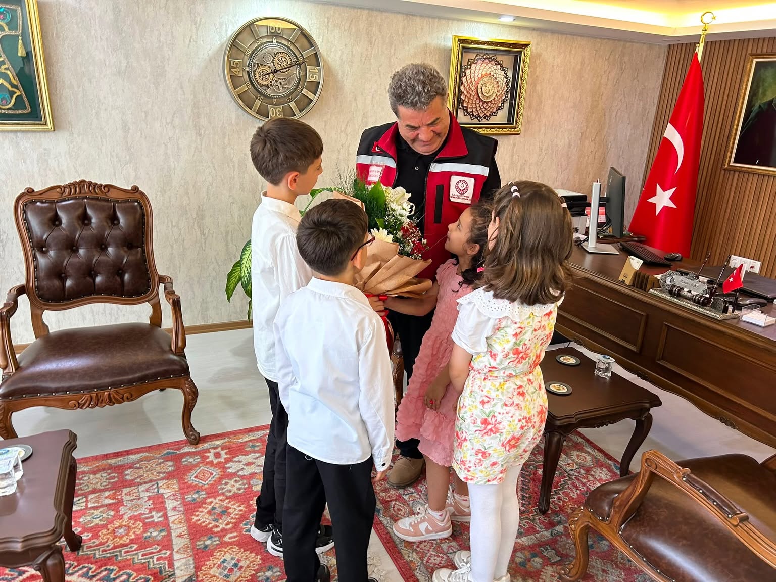 Çocuklarımızdan İl Müdürümüze Anlamlı Babalar Günü Ziyareti
