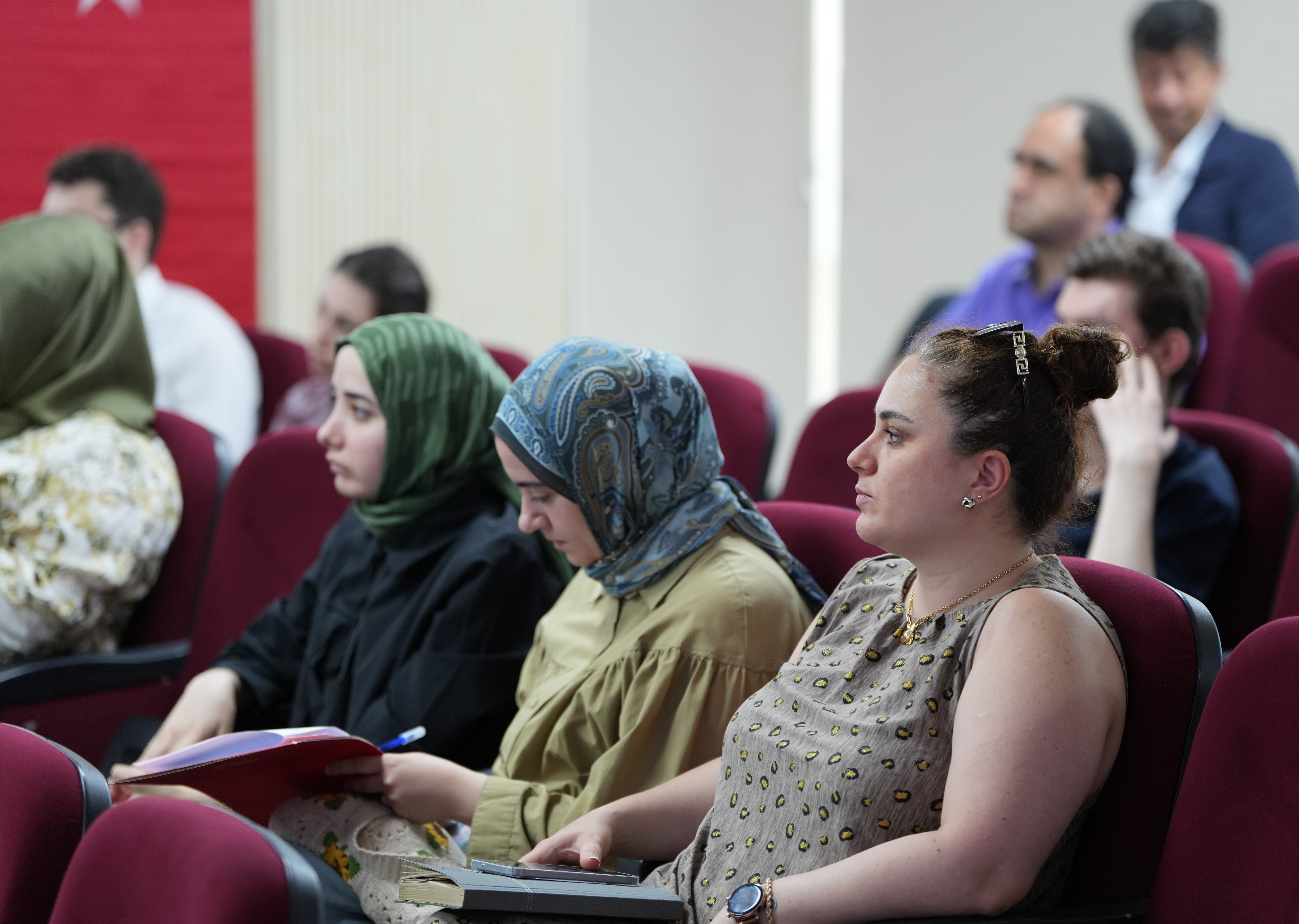 Bakanlık Personeline "Siber Suçlara Karşı Alınacak Önlemler ve Atılacak Adımlar" Eğitimi Verildi