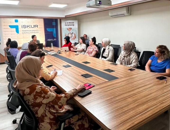 Trabzon Çalışma Ve İş Kurumu Müdürlüğü Personeline Yönelik "Aile İçi İletişim" Konulu Eğitim Gerçekleştirildi.