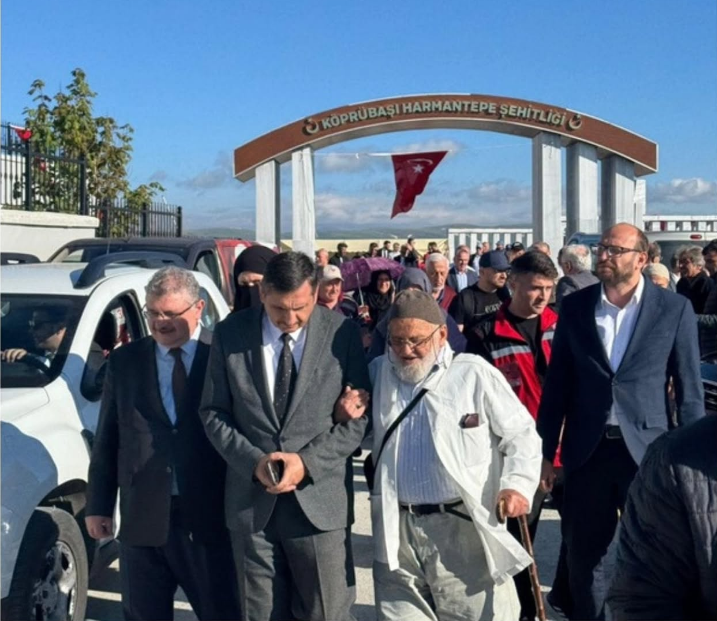 Harmantepe Şehitliği'ne Anlamlı Bir Ziyaret Gerçekleştirildi.