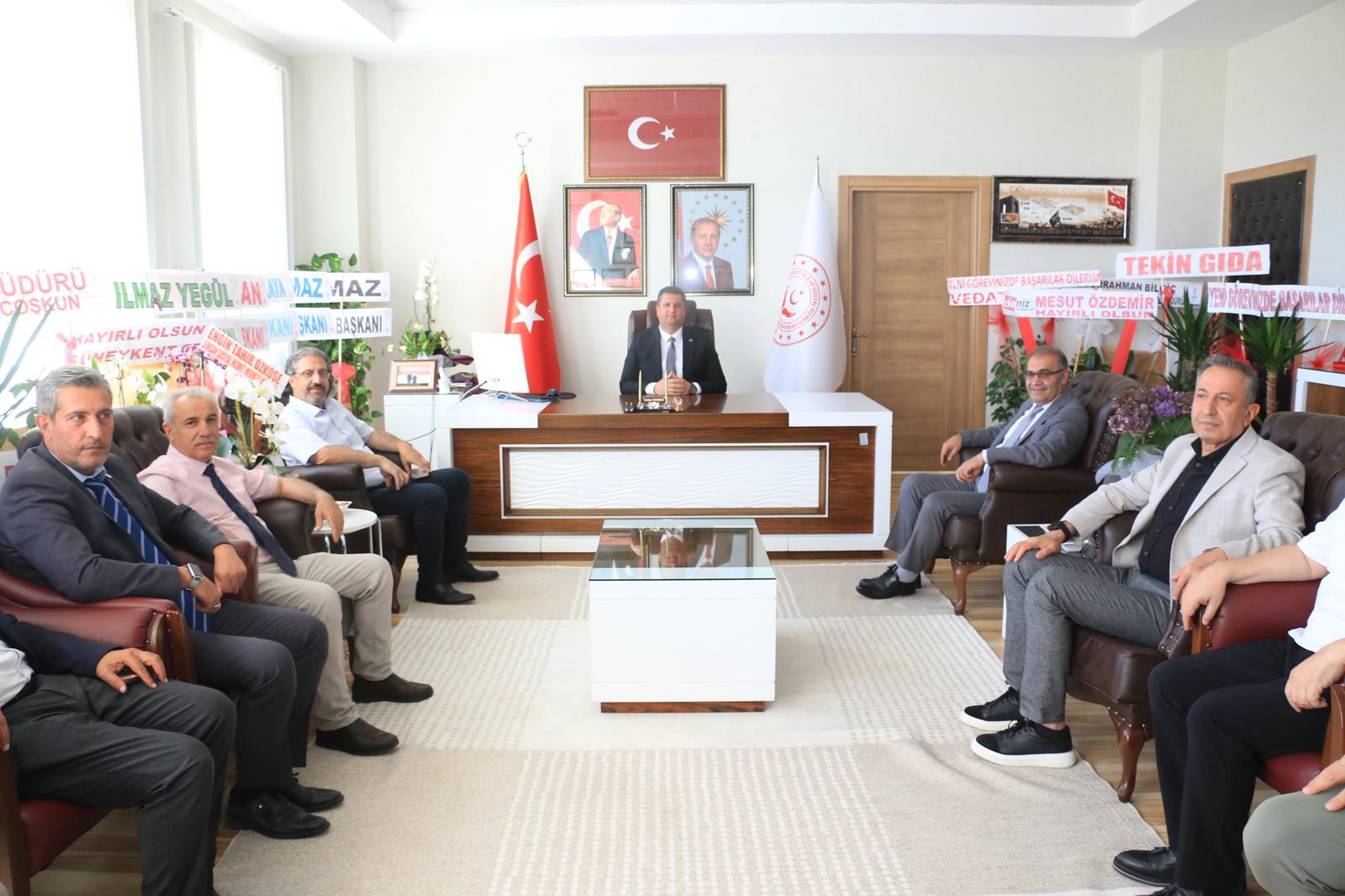 KURUM MÜDÜRLERİ VE STK BAŞKANLARI  İL MÜDÜRÜMÜZ SERDAR DEMİRCİ'YLE  BİR ARAYA  GELDİ