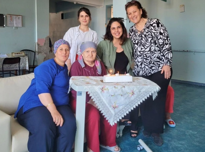 Huzurevi Yaşlı Bakım Ve Rehabilitasyon Merkezinde, Haziran Ayında Doğan Büyüklerimiz İçin Doğum Günü Kutlaması Düzenlendi.