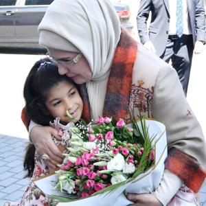 Emine Erdoğan Hanımefendi ve Bakanımız Göktaş "Gönül Elçileri Koruyucu Aile Vizyon Çalıştayı Kapanış Programı"na katıldı - fotoğraf 12