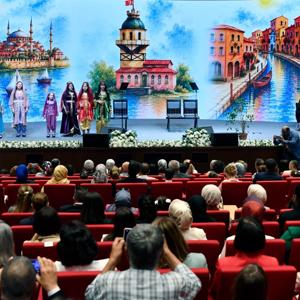 Emine Erdoğan Hanımefendi ve Bakanımız Göktaş "Gönül Elçileri Koruyucu Aile Vizyon Çalıştayı Kapanış Programı"na katıldı - fotoğraf 18