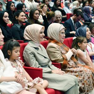 Emine Erdoğan Hanımefendi ve Bakanımız Göktaş "Gönül Elçileri Koruyucu Aile Vizyon Çalıştayı Kapanış Programı"na katıldı - fotoğraf 36