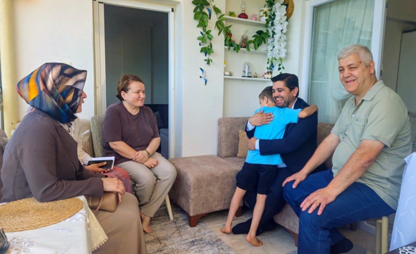 İl Müdürümüz Ender Yanık’tan Koruyucu Aileye Ziyaret