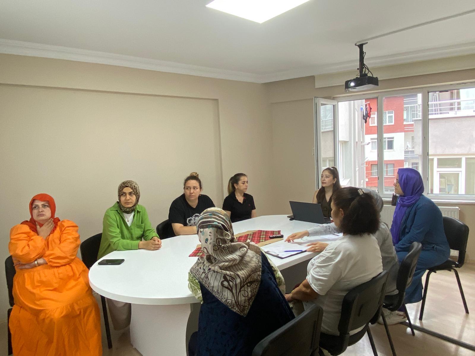 Aile Eğitim Programı Kapsamında ADEM Kursiyerlerine Eğitim Verildi