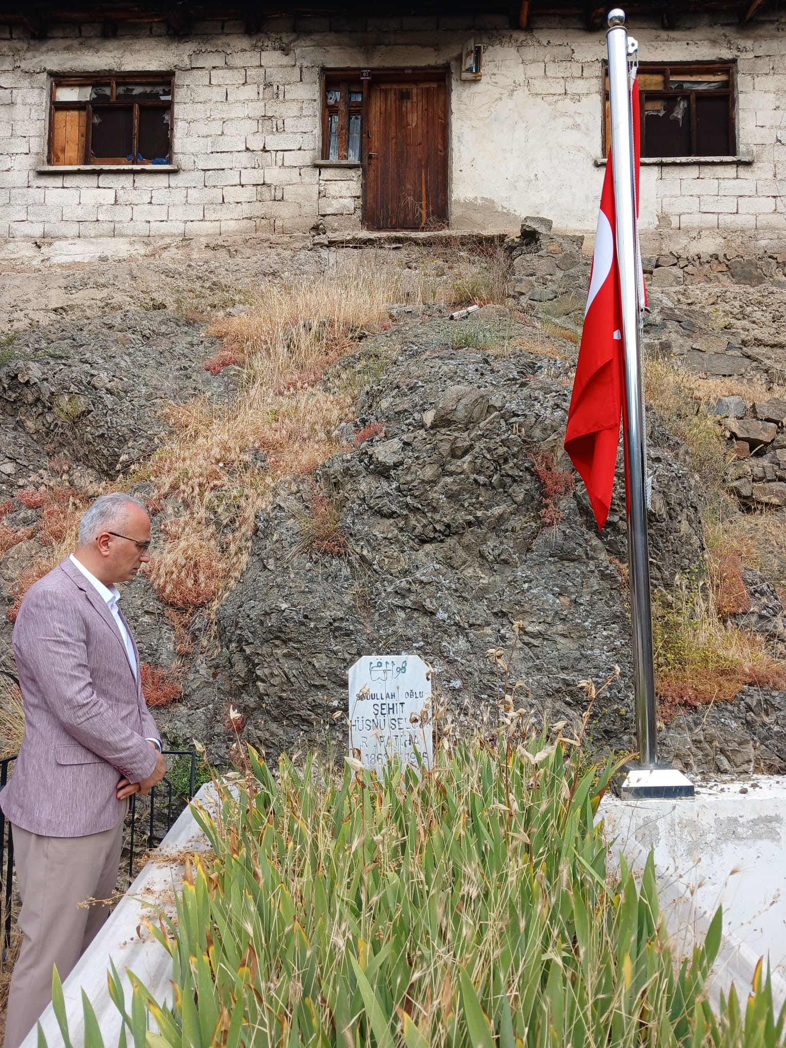 Aziz Şehidimiz Hüsnü Selçuk Kabri Başında Dualarla Anıldı
