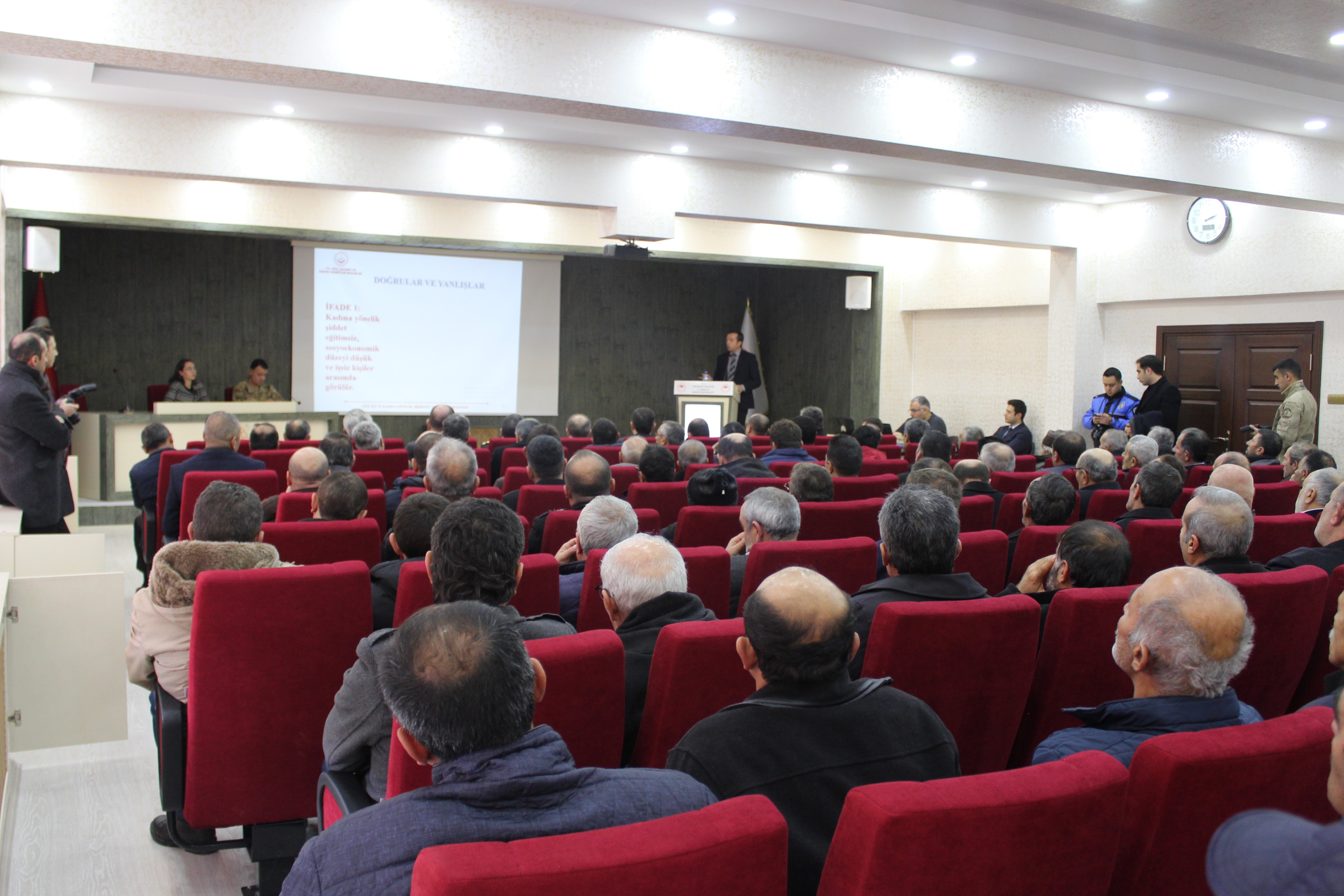 Merkez ve Köy Muhtarlarına " Kadına Yönelik Şiddetle Mücadele ve Görüşme Teknikleri" İle İlgili Eğitim Verildi