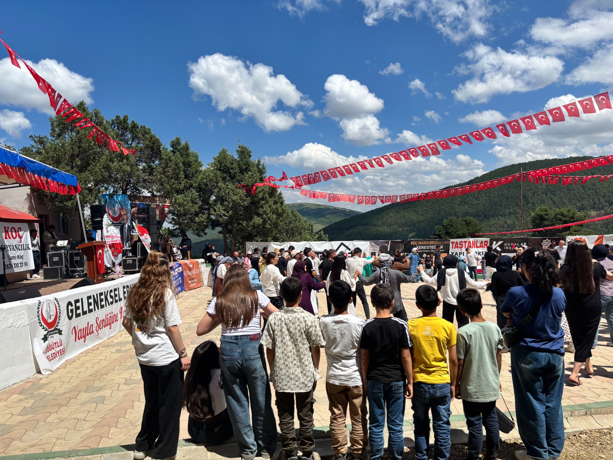 Çocuklarımızın Mutluluğu Her Şeye Değer