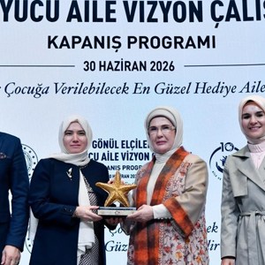Emine Erdoğan Hanımefendi ve Bakanımız Göktaş "Gönül Elçileri Koruyucu Aile Vizyon Çalıştayı Kapanış Programı"na katıldı - fotoğraf 24