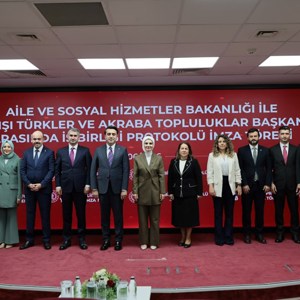 Aile ve Sosyal Hizmetler Bakanlığı ile Yurtdışı Türkler ve Akraba Topluluklar Başkanlığı (YTB) arasında sosyal hizmetlere erişimin artırılmasına yönelik işbirliği protokolü imzalandı - fotoğraf 1