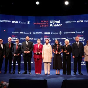 Bakanımız Göktaş, "Dijital Anafor: Ekran Bağımsızlığı Zirvesi"nde konuştu - fotoğraf 10