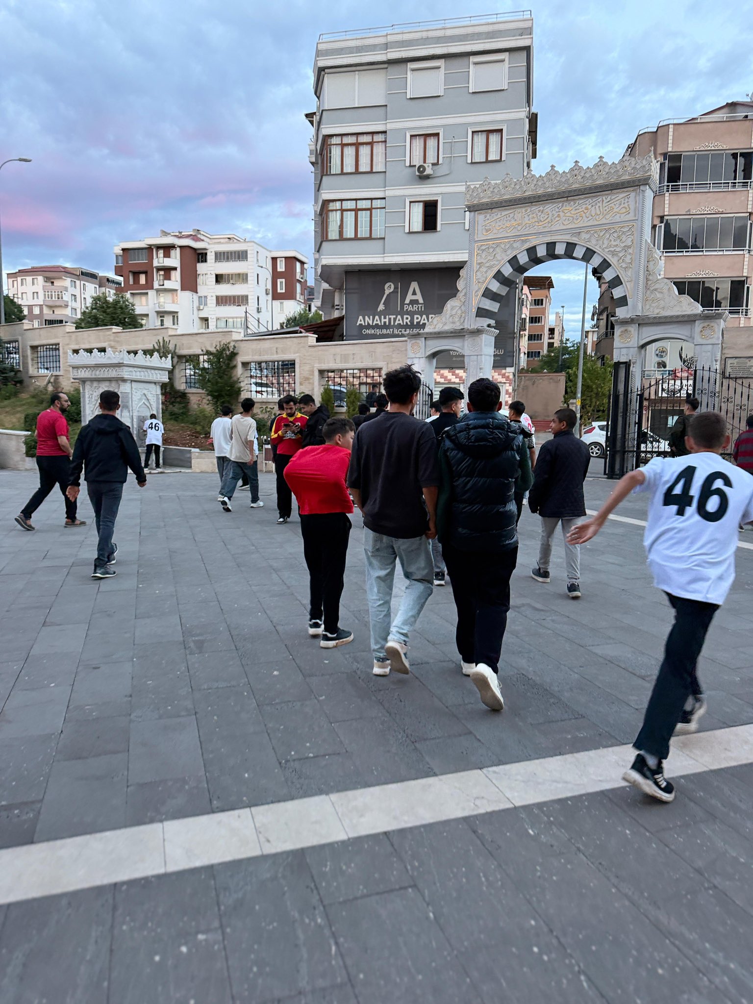 Gençlerimiz Sabah Namazının Bereketini Spor Heyecanıyla Taçlandırdı