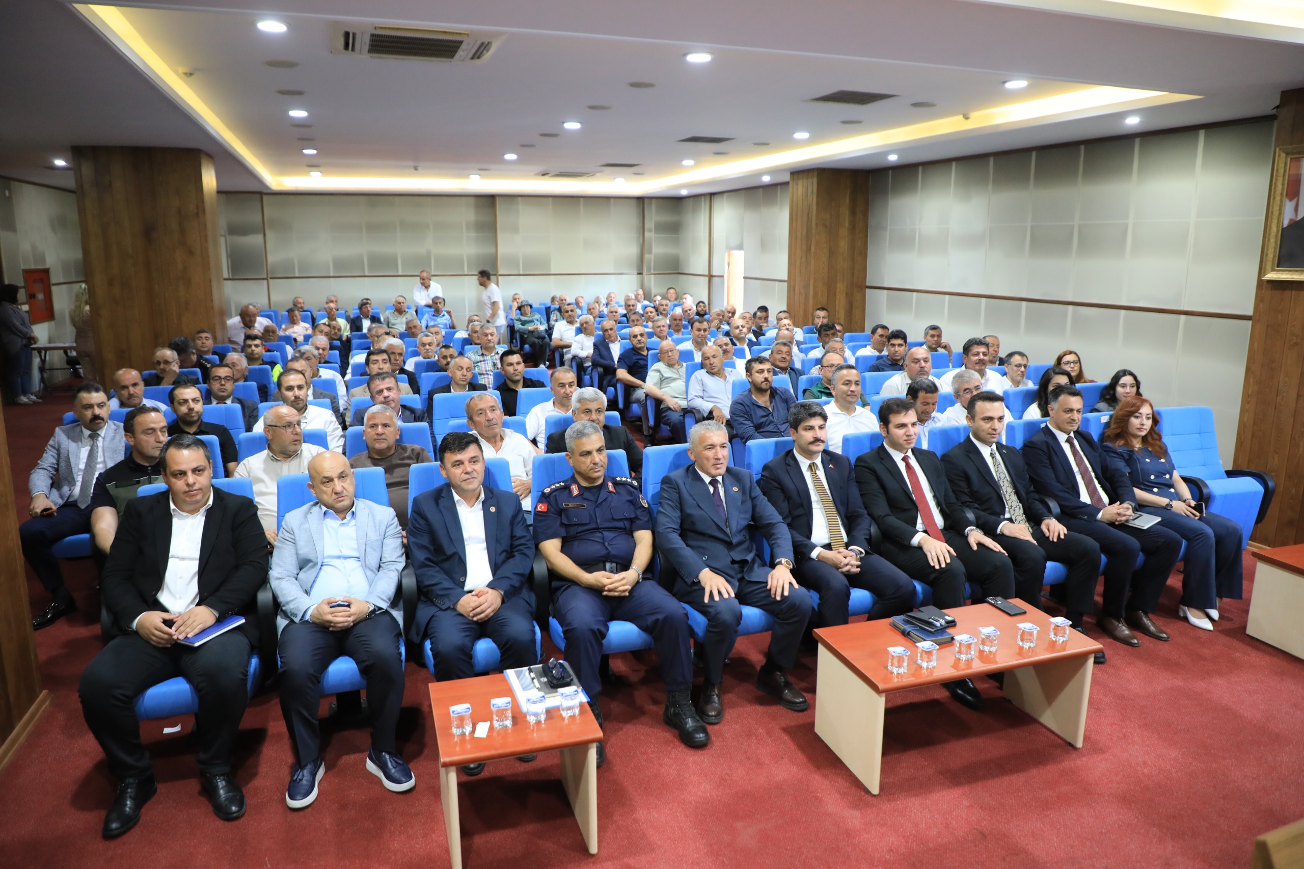 Muhtarlara Yönelik Sosyal Hizmetler ve Şiddetle Mücadele Bilgilendirme Toplantısı Gerçekleştirildi - fotoğraf 1