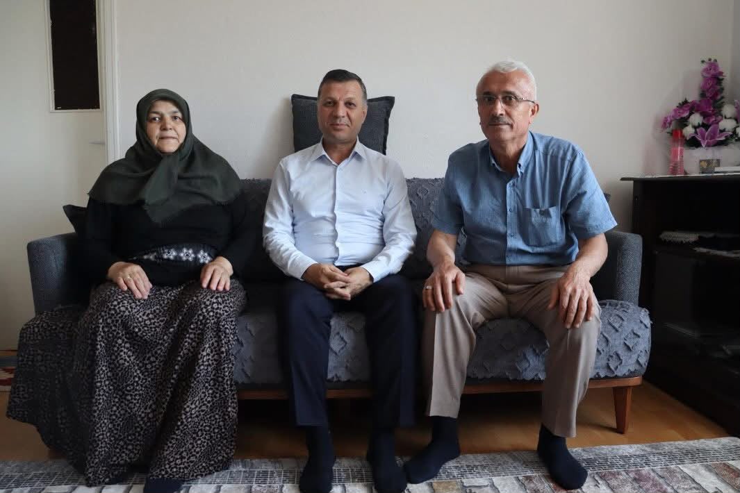 Şehidimizin Emanetleri Başımızın Tacıdır