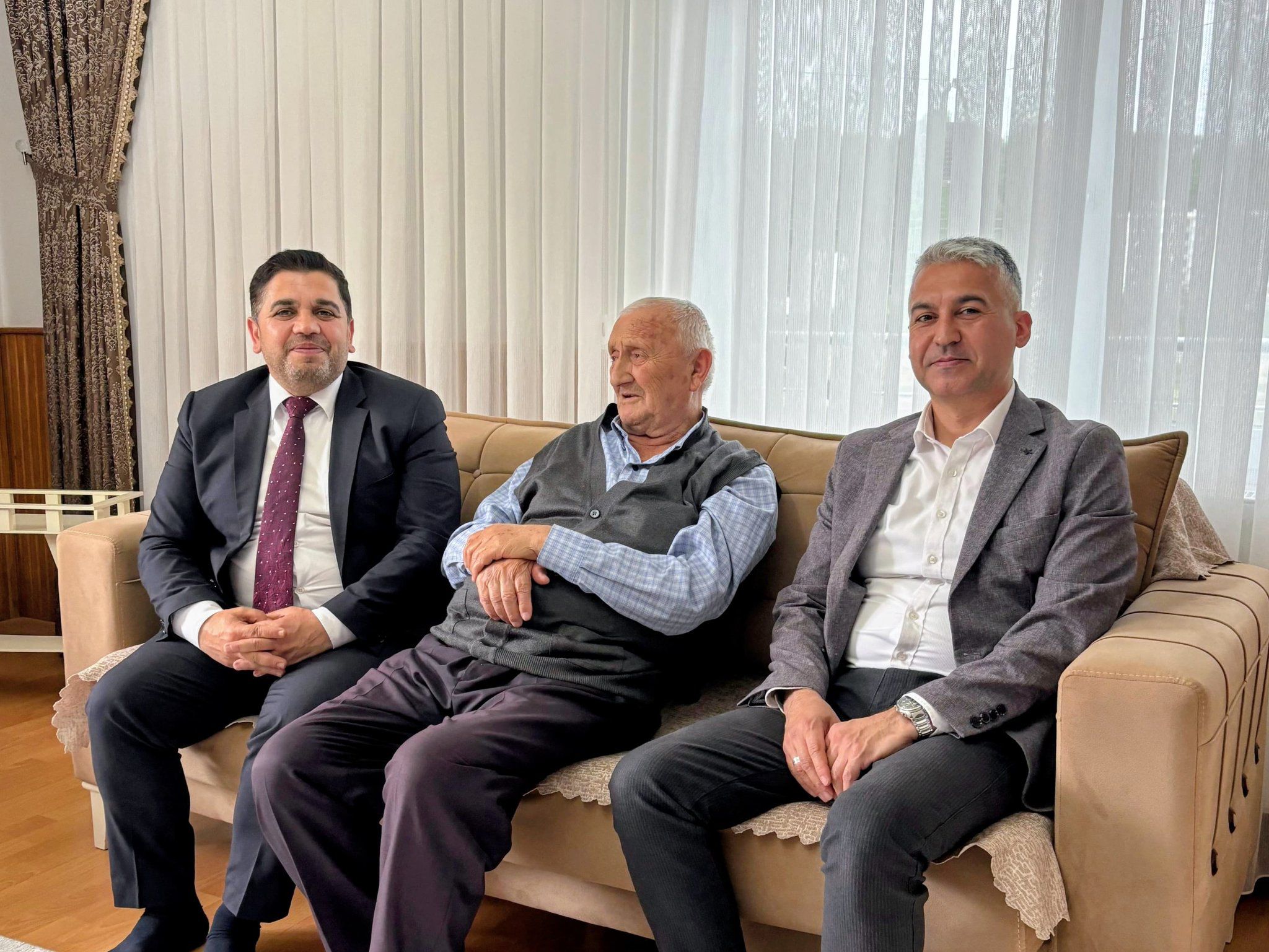 İl Müdürümüzden  Şehidimizin Babası Hüseyin DOBOĞLU'na Ziyaret