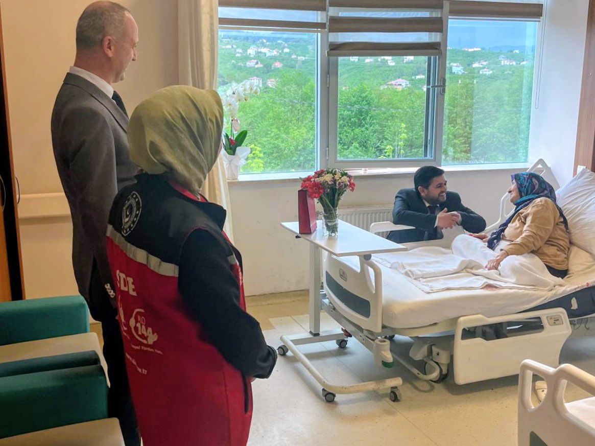 İl Müdürümüzden  Şehit J. Er Ömer BAYRAK’ın Annesine Ziyaret