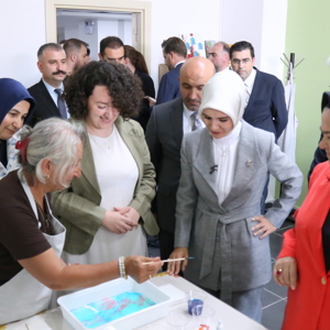 Bakanımız Sayın Mahinur Özdemir Göktaş ve Valimiz Dr. Erdinç Yılmaz, İl Müdürlüğümüze Bağlı Aktif Yaşam Merkezi’nin Açılışını Gerçekleştirdi - fotoğraf 16