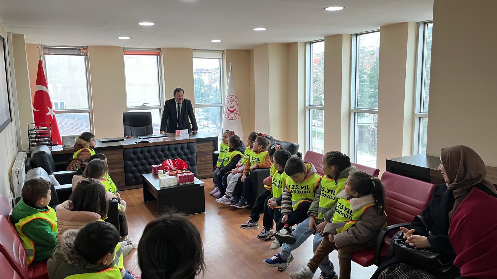 Minik Mucitlerden Sosyal Hizmet Merkezi Ziyareti
