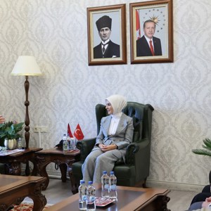 Bakanımız Göktaş, Eskişehir'de Yaşlı Aktif Yaşam Merkezi'nin açılışında konuştu - fotoğraf 7