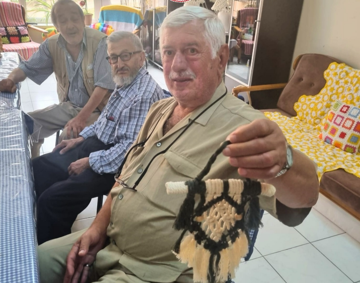 Usta Öğretici Nilay Musacalı Eşliğinde Makrome Tekniği Kullanarak Kapı Süsü Tasarımı Gerçekleştirdi.